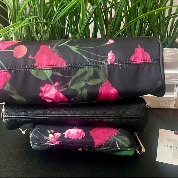 TED BAKER LONDON 3 Piece Scattered Bouquet Cosmetic Bags - Picture 3 of 5